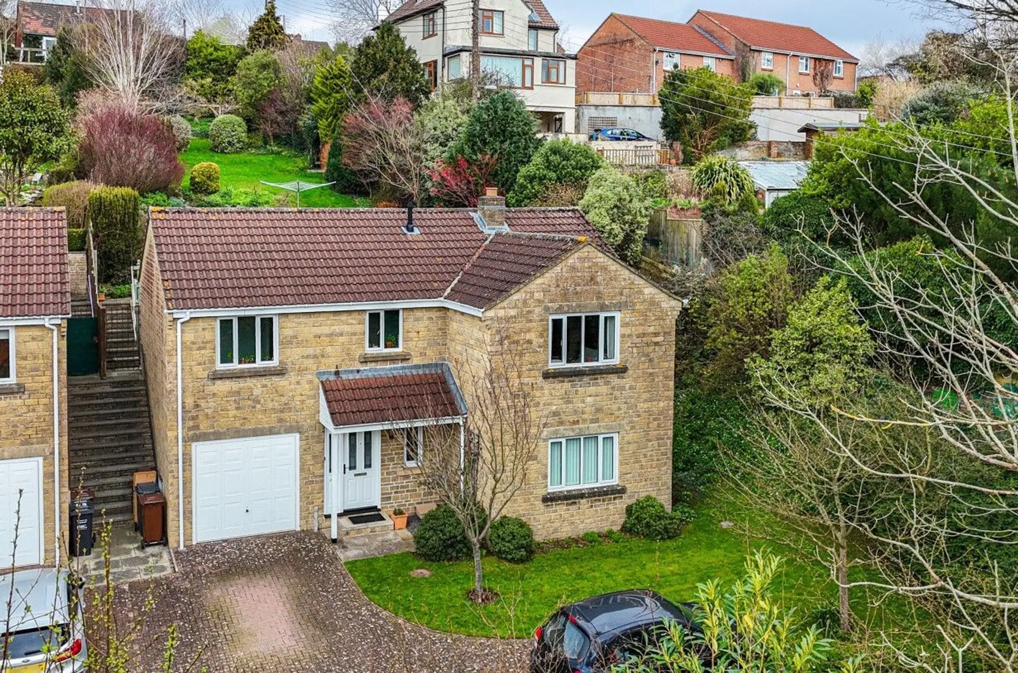 https://mr0.homeflow-assets.co.uk/files/photo/image/47765/1286/_x_/54836655.jpg