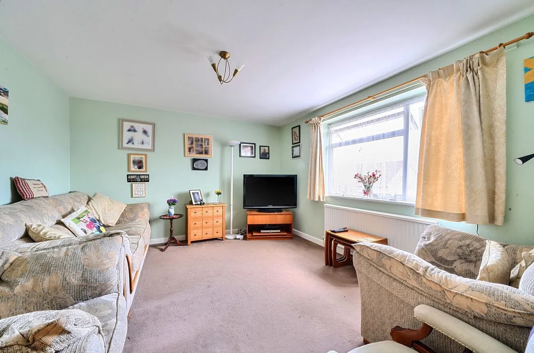 https://mr0.homeflow-assets.co.uk/files/photo/image/47765/3431/_x_/57841159.jpg