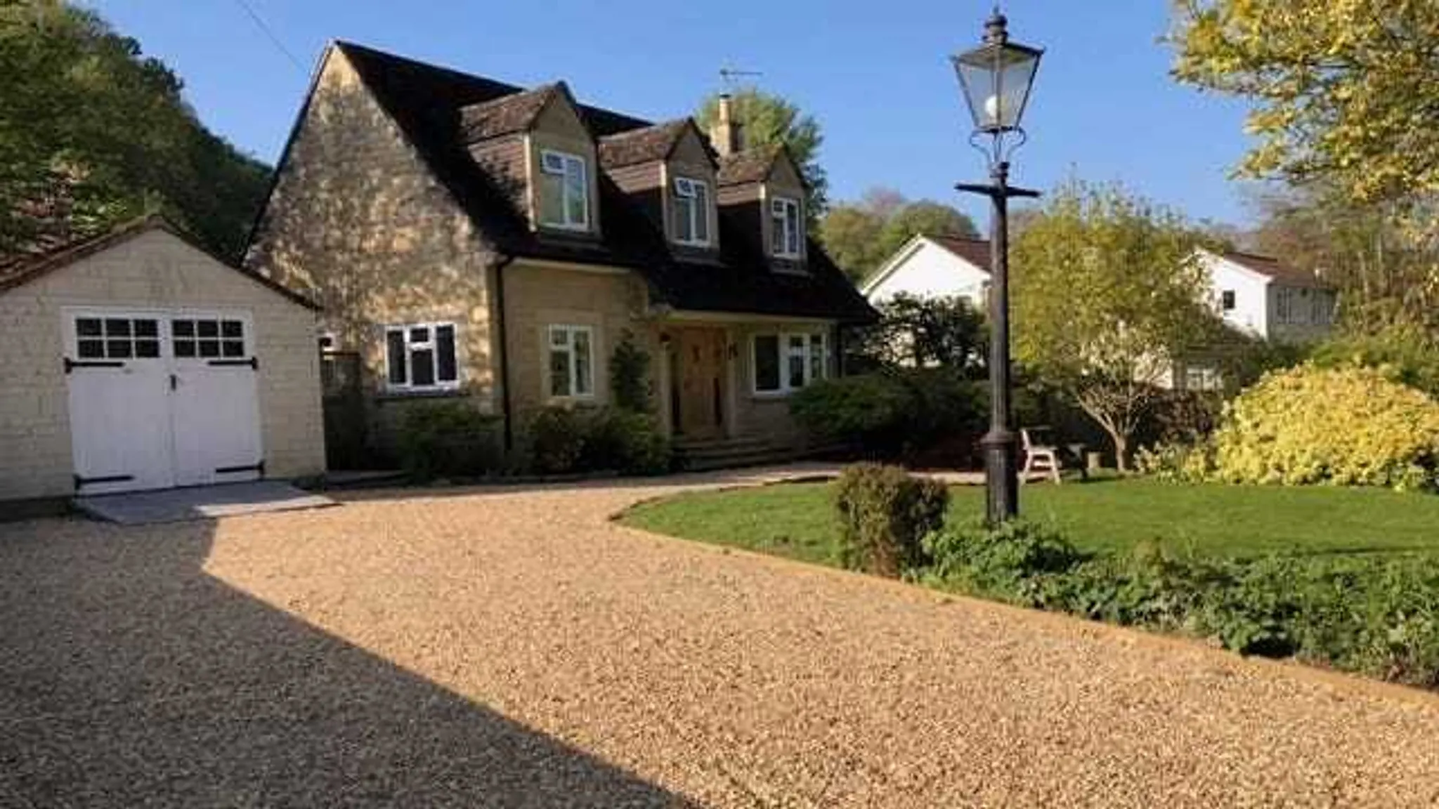 https://mr0.homeflow-assets.co.uk/files/photo/image/47765/5856/_x_/56800163.jpg