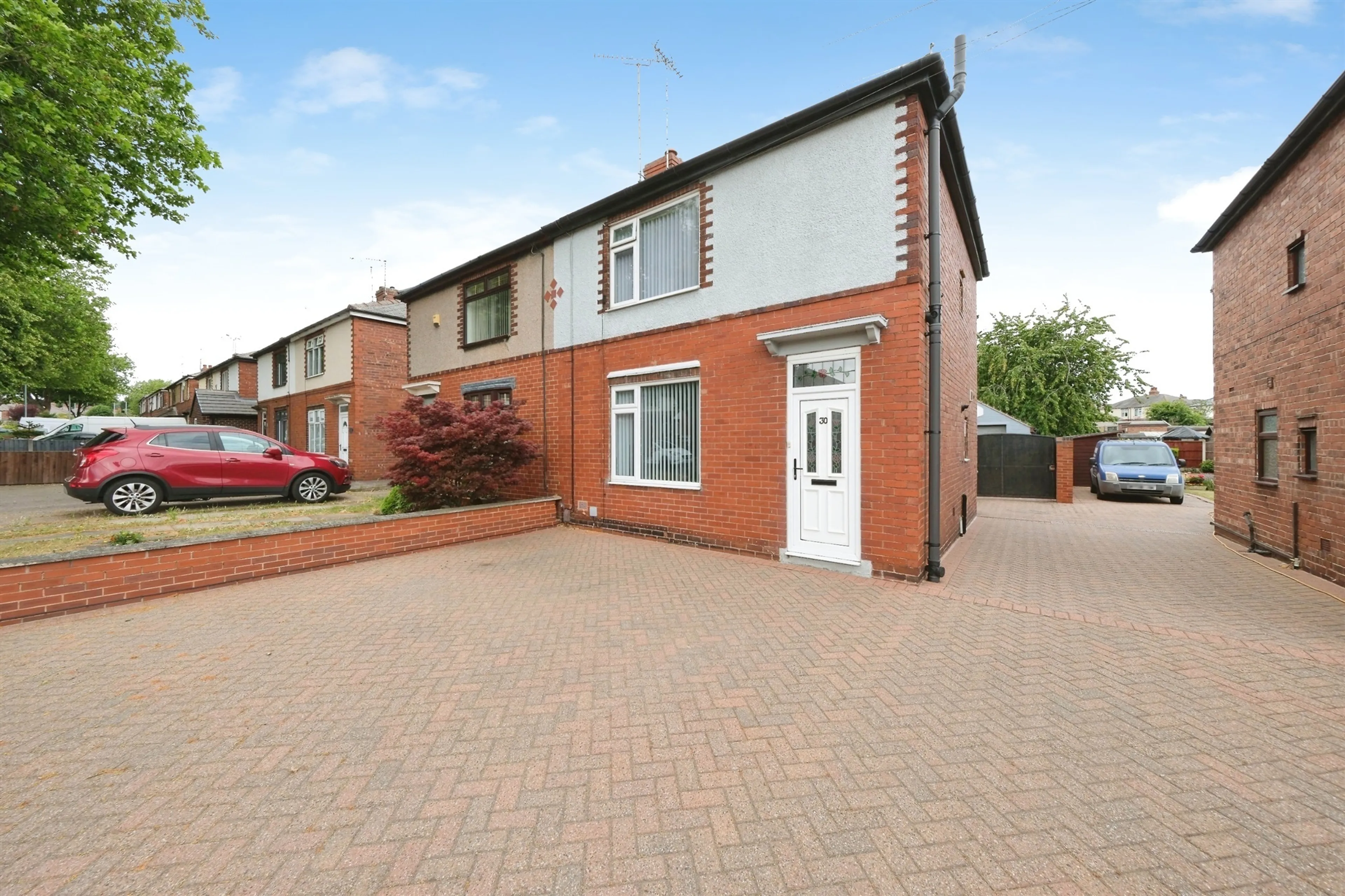 Property at Kilton Hill, Worksop