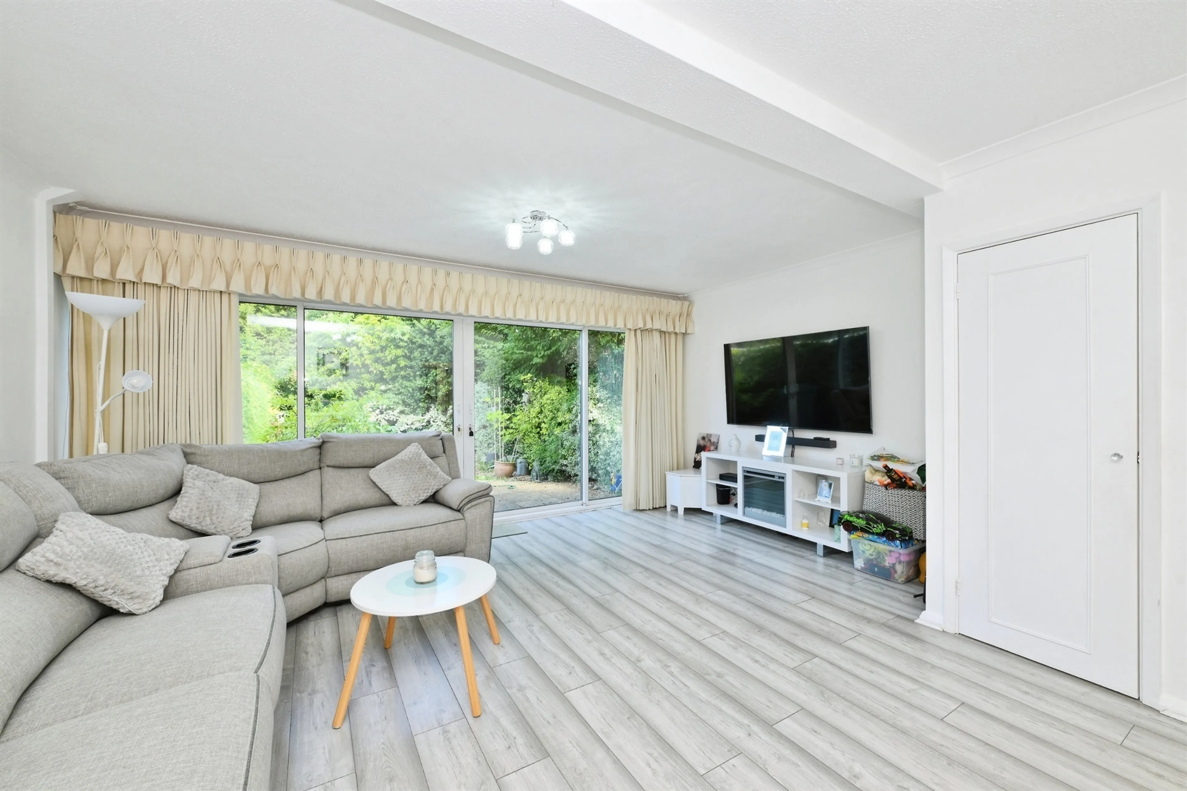 Property at Cedar Green, Hoddesdon