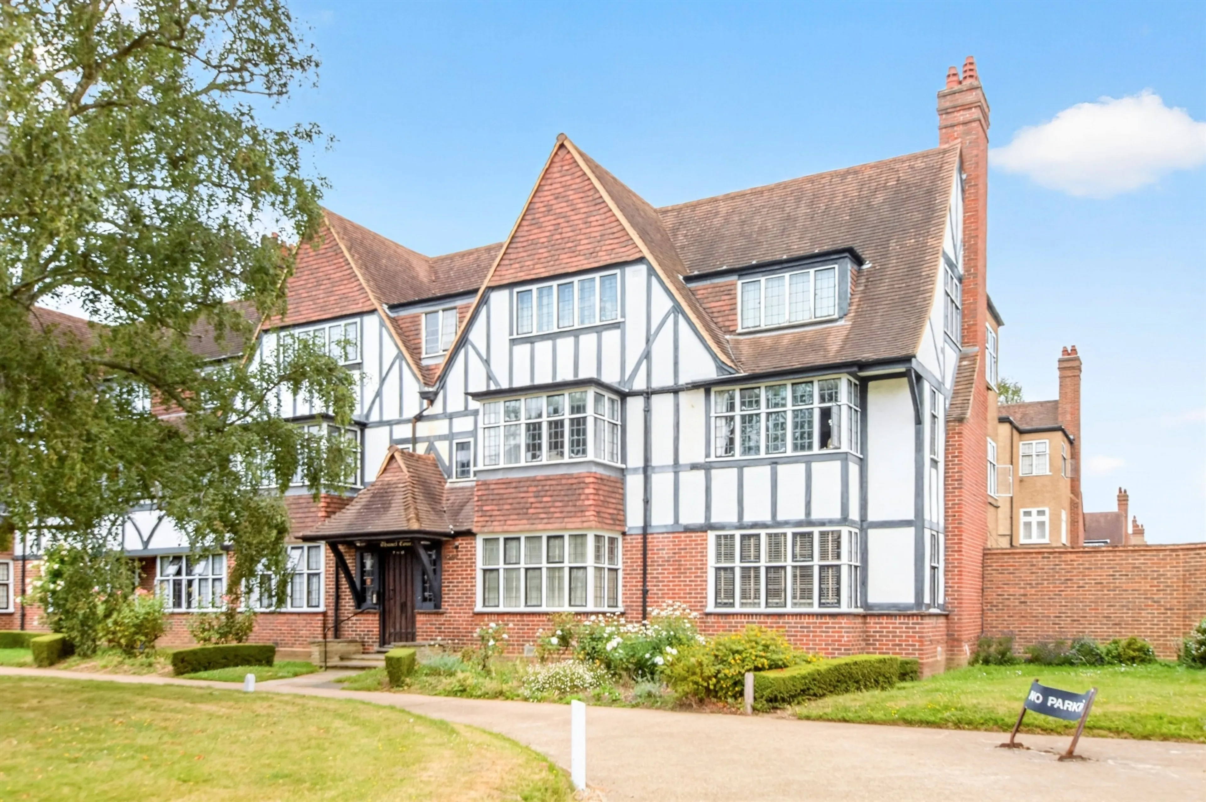 Property at Queens Drive, London