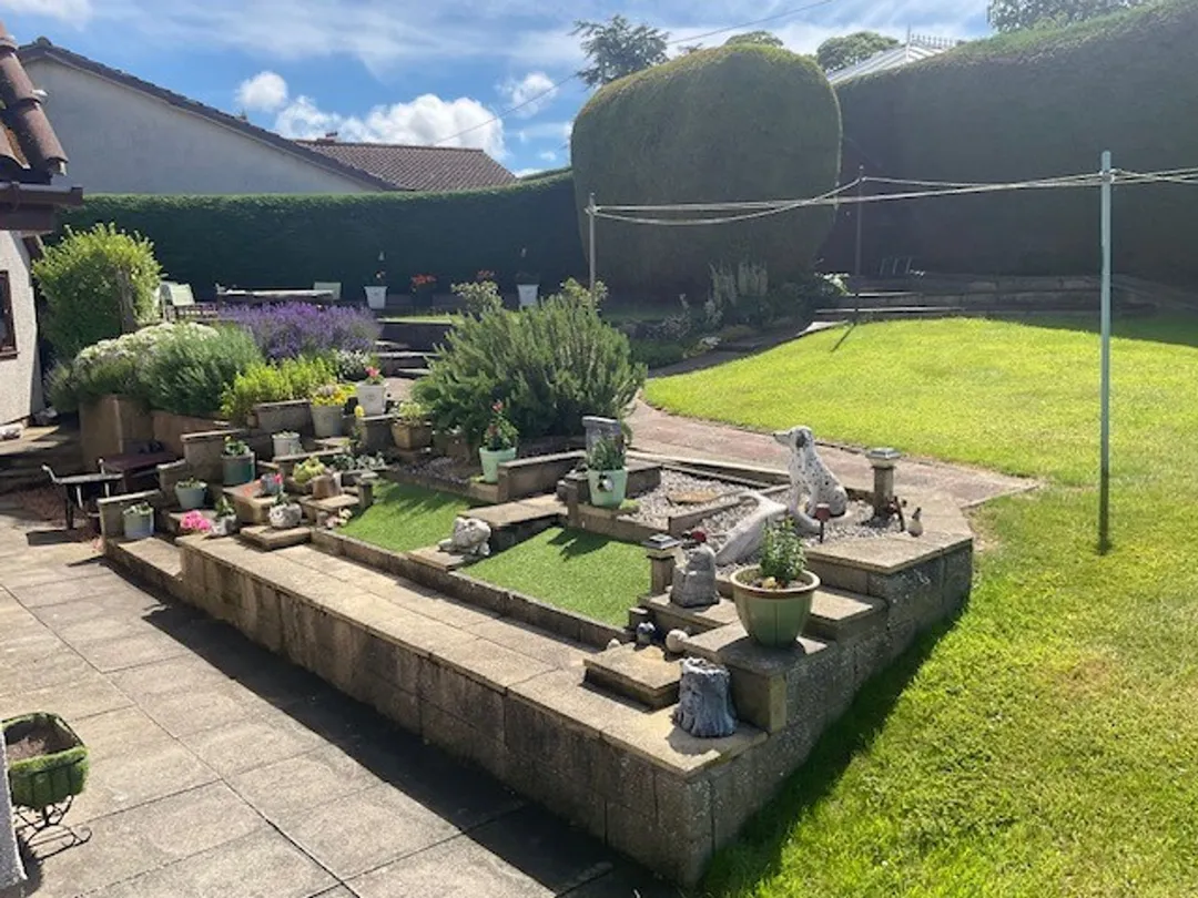 https://mr0.homeflow-assets.co.uk/files/photo/image/47766/7403/_x_/6.jpg