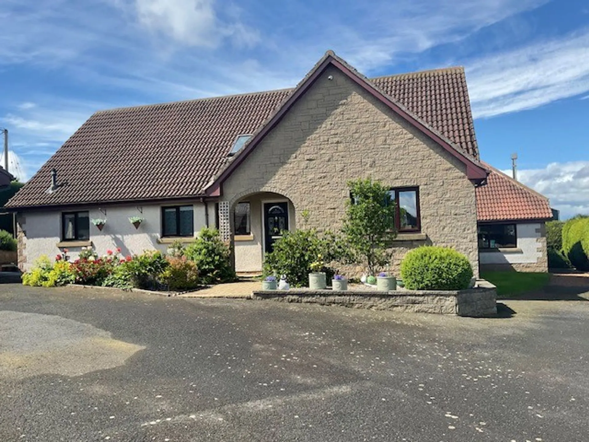 Property photo top 0