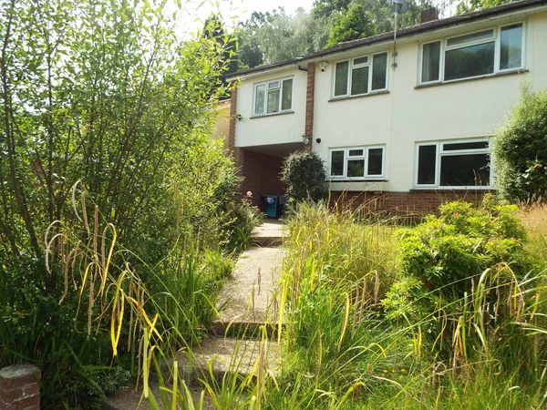 Copperfield Road, Bassett