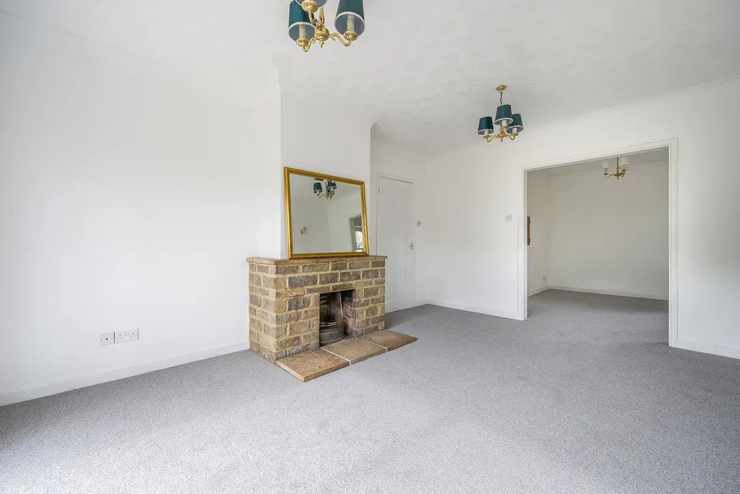 https://mr0.homeflow-assets.co.uk/files/photo/image/47767/9334/_x_/48479370.jpg