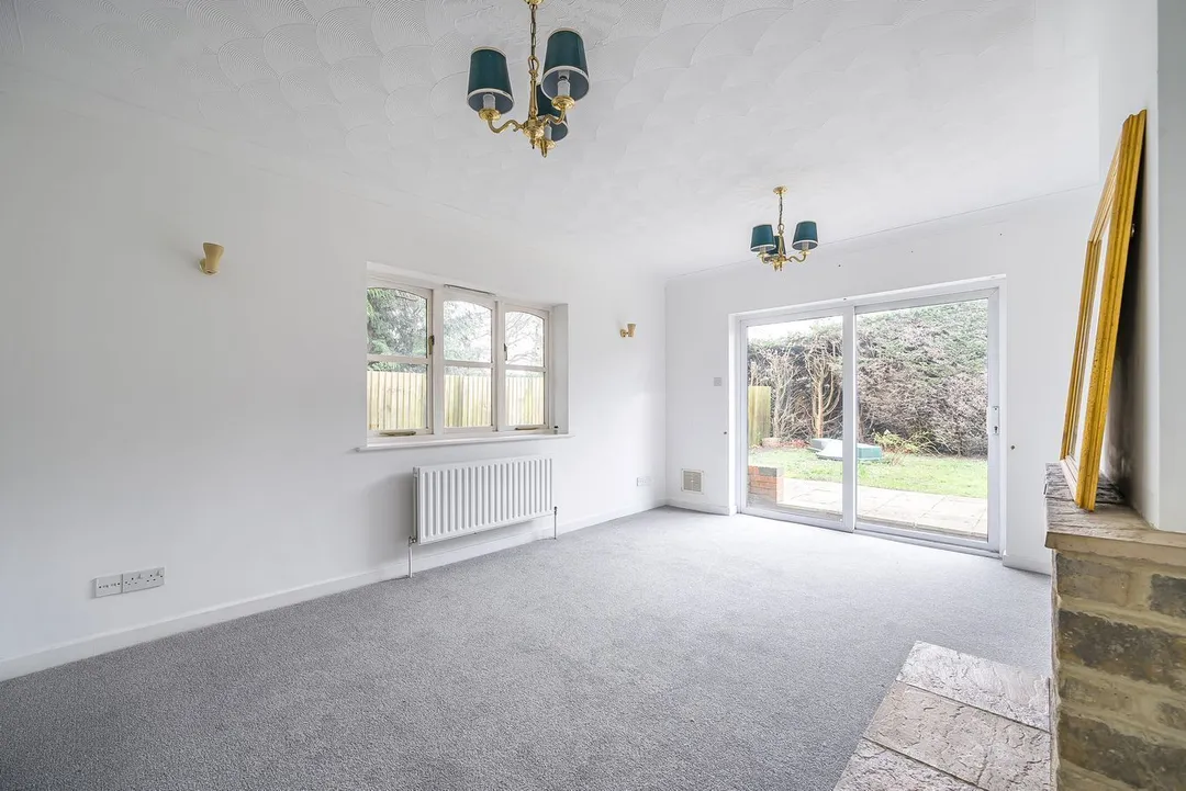 https://mr0.homeflow-assets.co.uk/files/photo/image/47767/9339/_x_/48479368.jpg