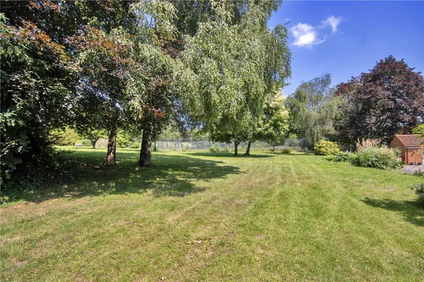 Redwall Lane, Hunton, ME15 photo 12