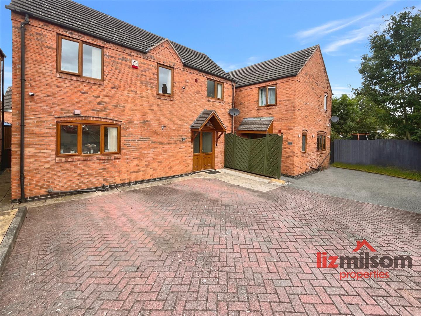 Oversetts Road, Newhall, Swadlincote Image 1