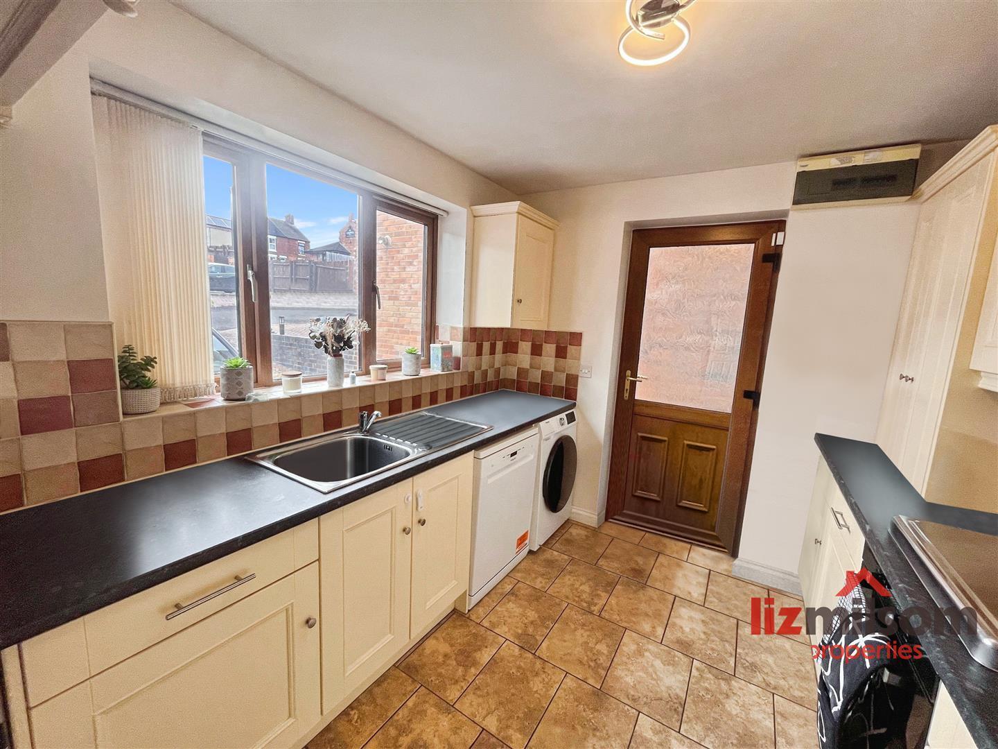 Oversetts Road, Newhall, Swadlincote Image 7