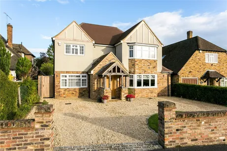 Mayflower Way, Farnham Common, SL2