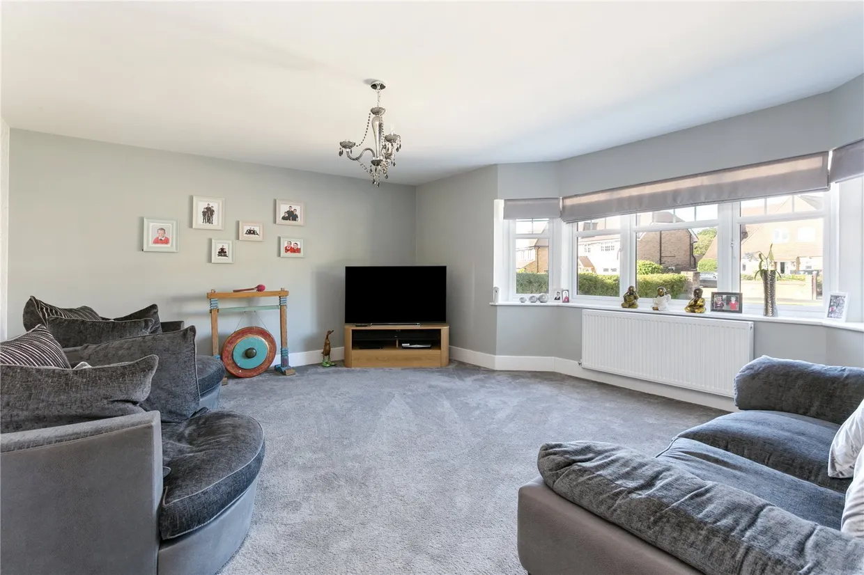 Mayflower Way, Farnham Common, SL2 photo 4