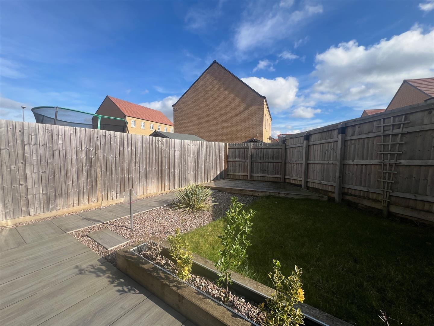 Fitz Hugh Crescent, Eagle Farm South, Milton Keynes Image 12