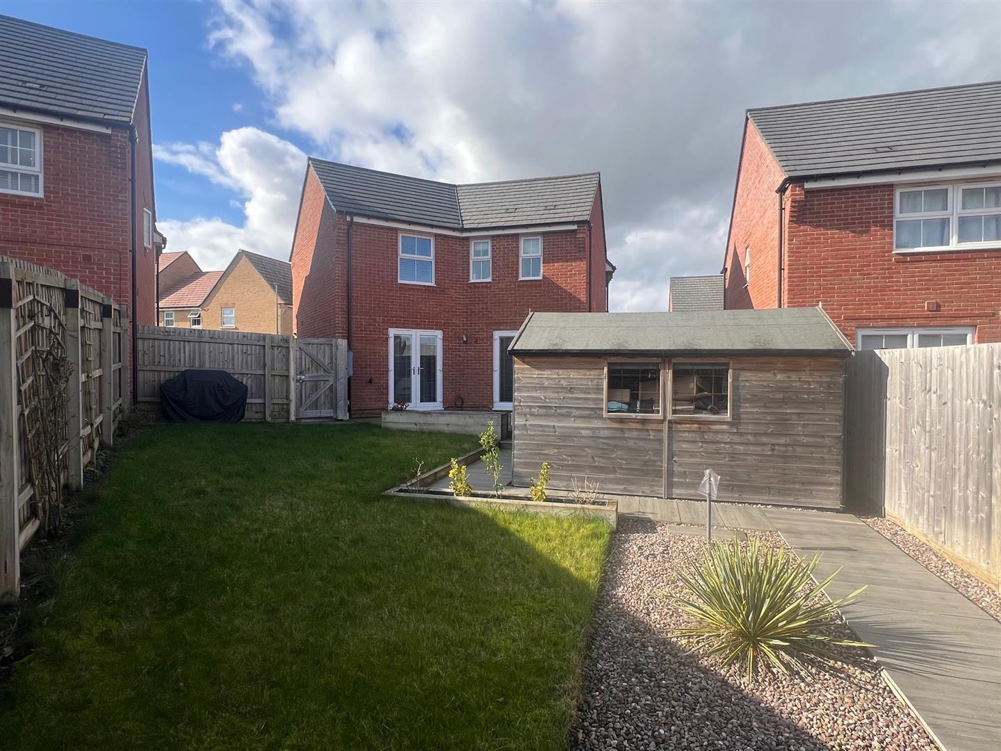 Fitz Hugh Crescent, Eagle Farm South, Milton Keynes Image 13