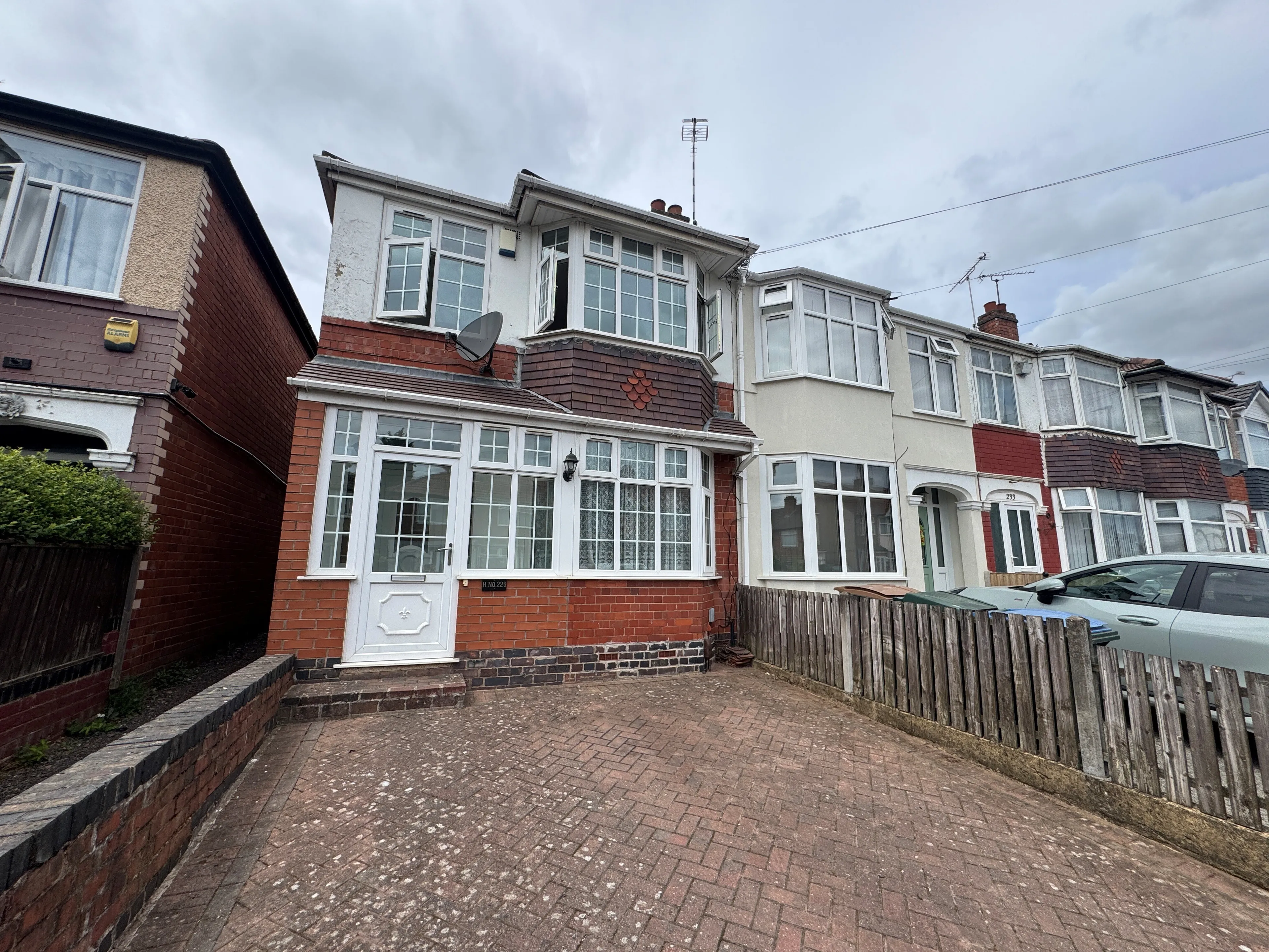 Property photo 0