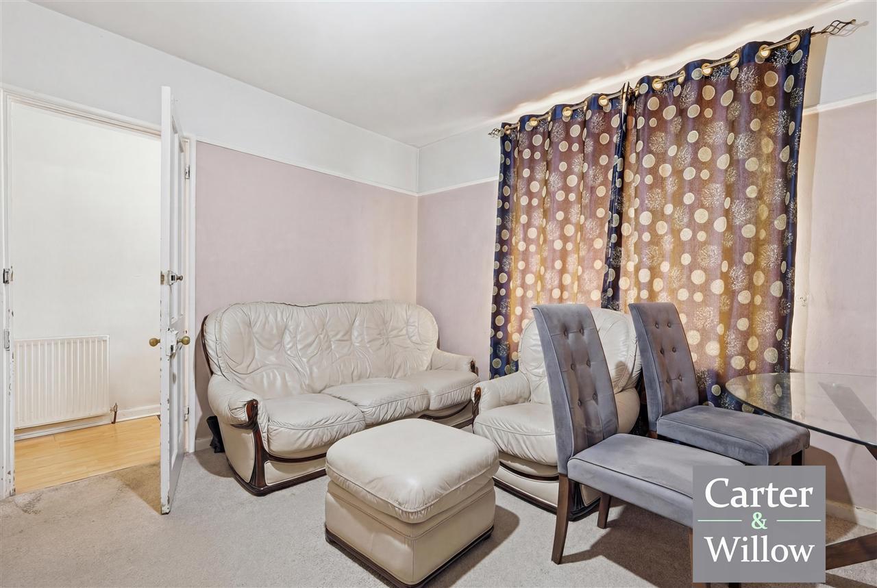 Lodge Avenue, Dagenham, Essex Image 4