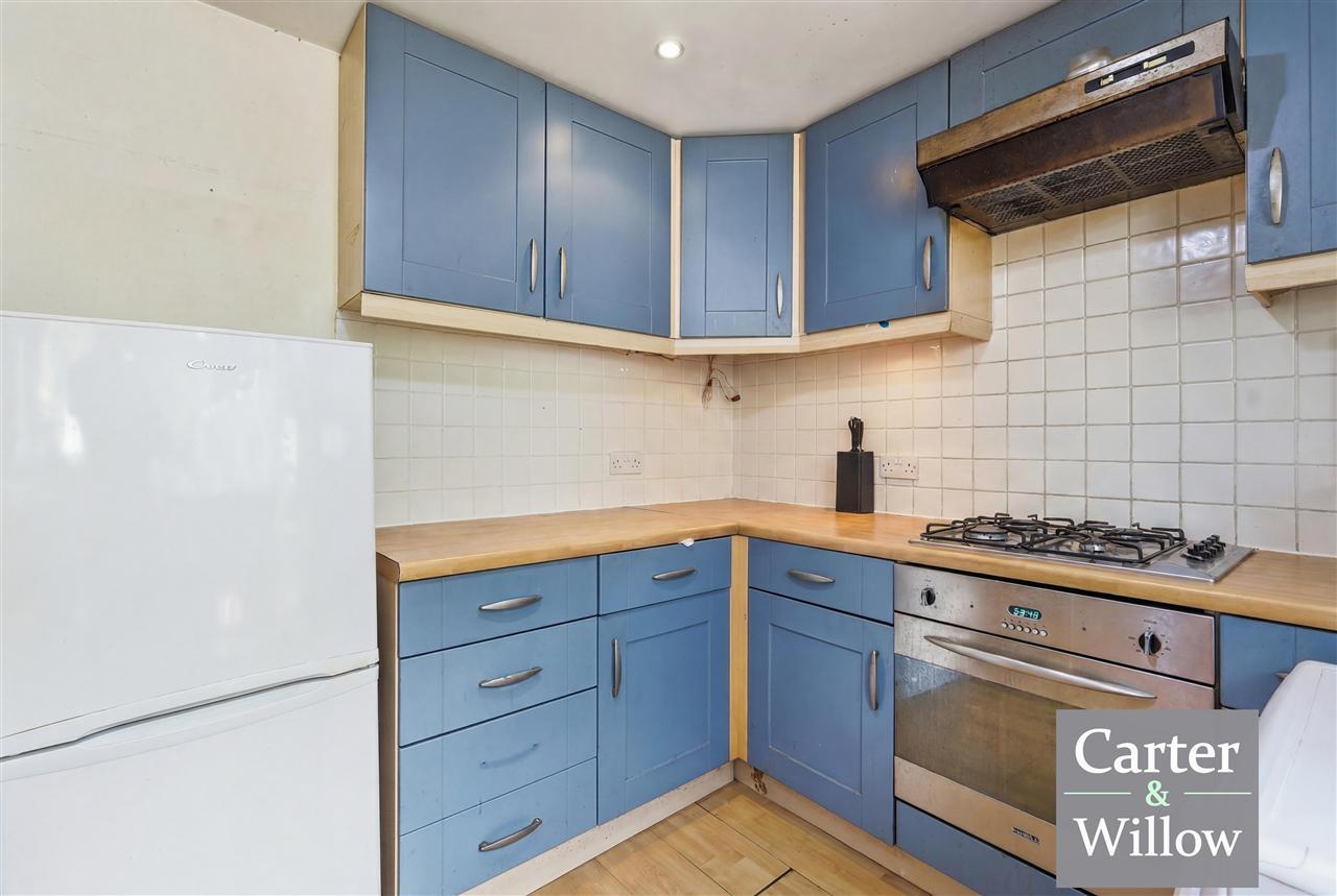Lodge Avenue, Dagenham, Essex Image 5