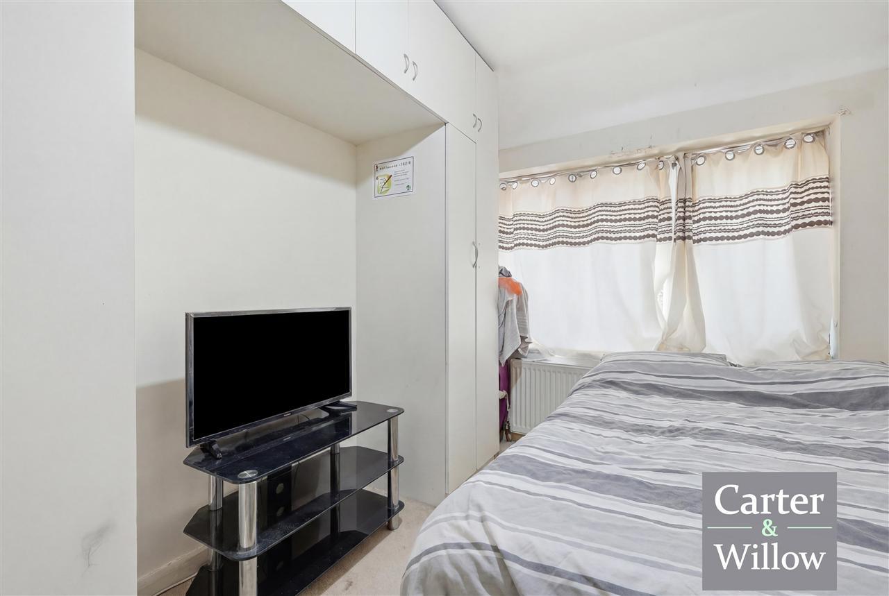Lodge Avenue, Dagenham, Essex Image 10