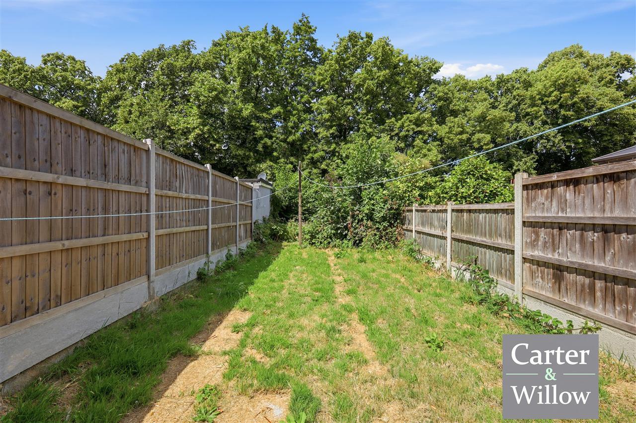 Lodge Avenue, Dagenham, Essex Image 13