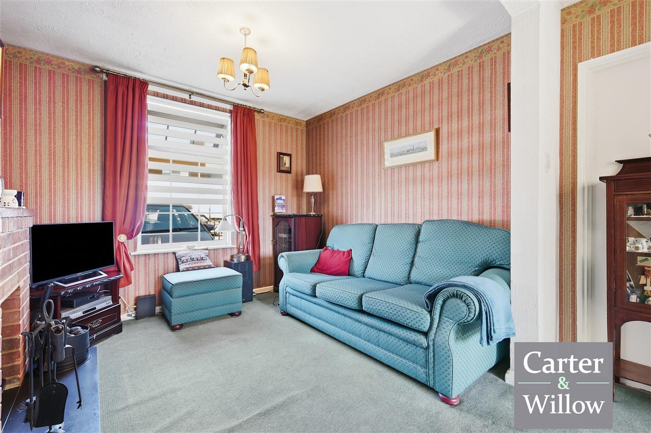 Raydons Road, Dagenham, Essex Image 8