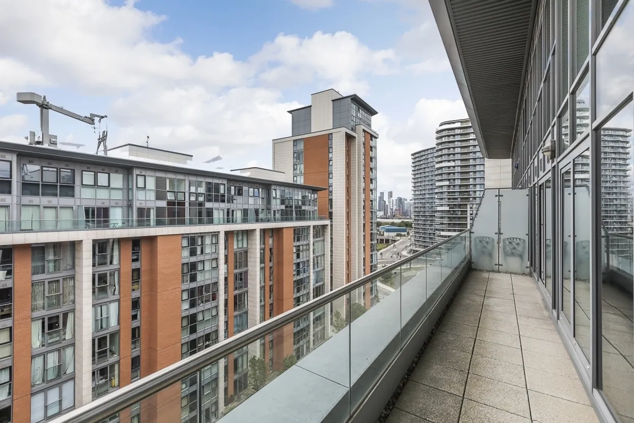 Seagull Lane, E16 photo 2
