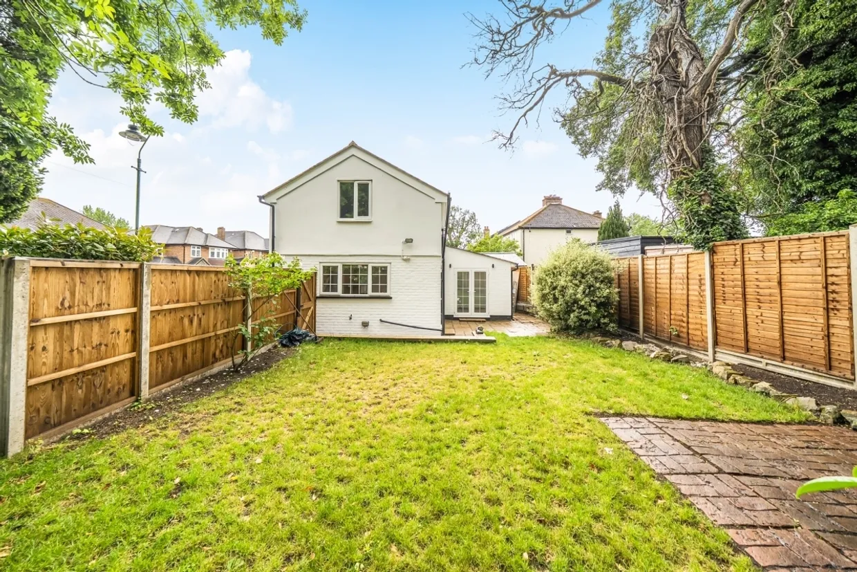 Harris Lane Radlett WD7 photo 3