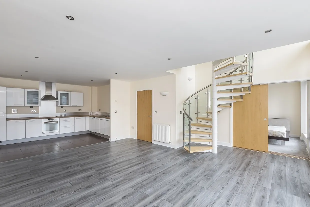 Seagull Lane, E16 photo 4