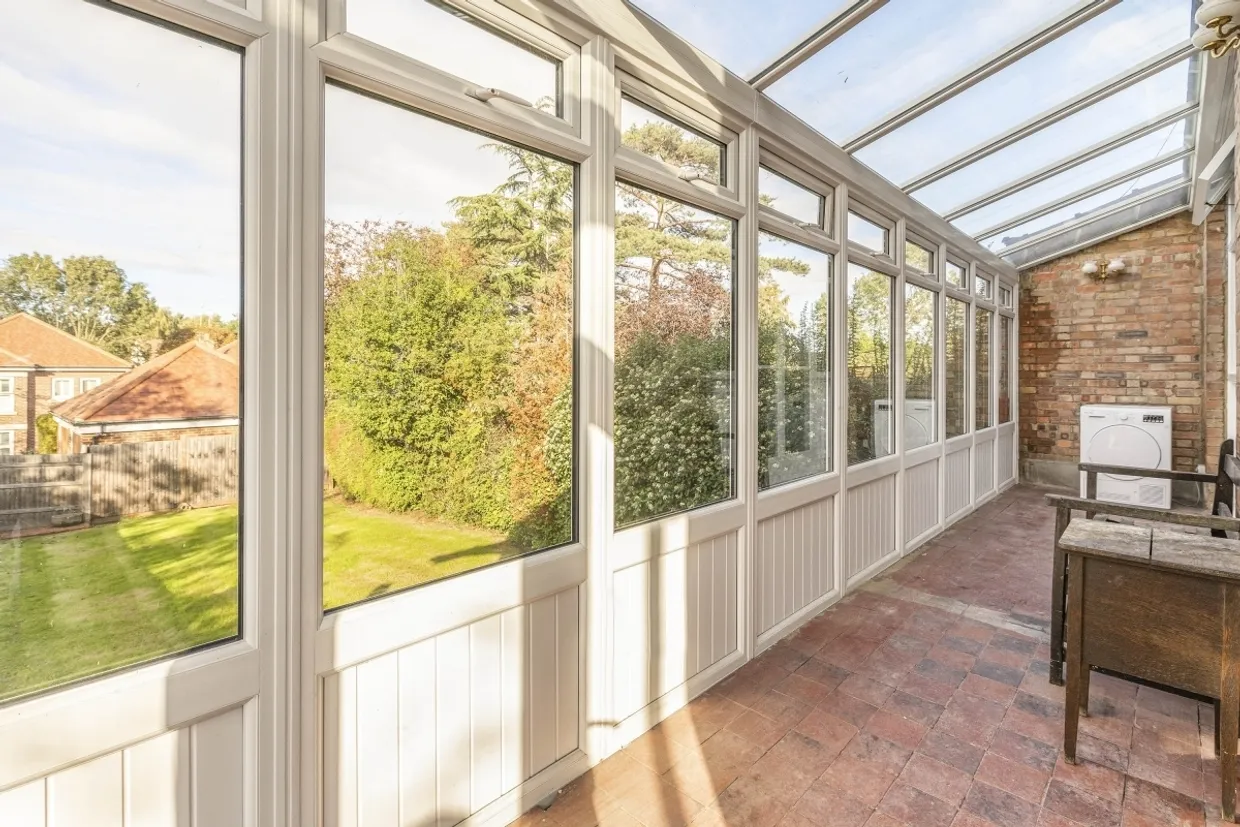 Hemington Avenue Barnet N11 photo 8
