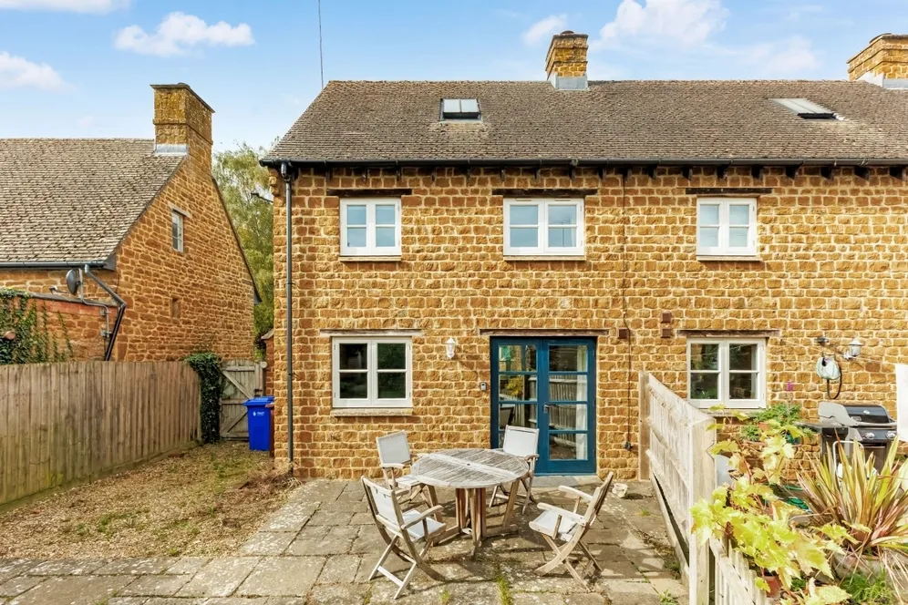 Wroxton Lane Horley OX15 photo 9