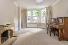 Hemington Avenue Barnet N11 photo 10