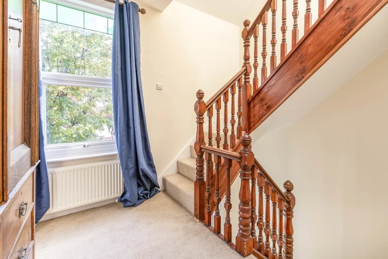 Hemington Avenue Barnet N11 photo 11