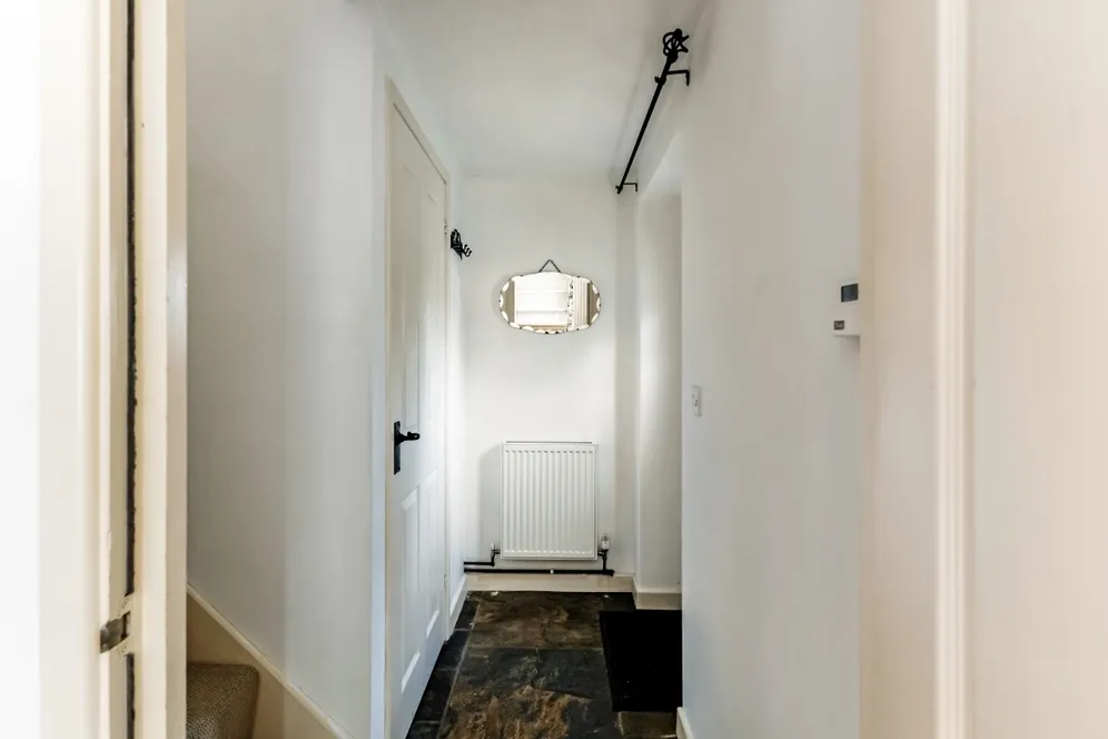 Wroxton Lane Horley OX15 photo 12
