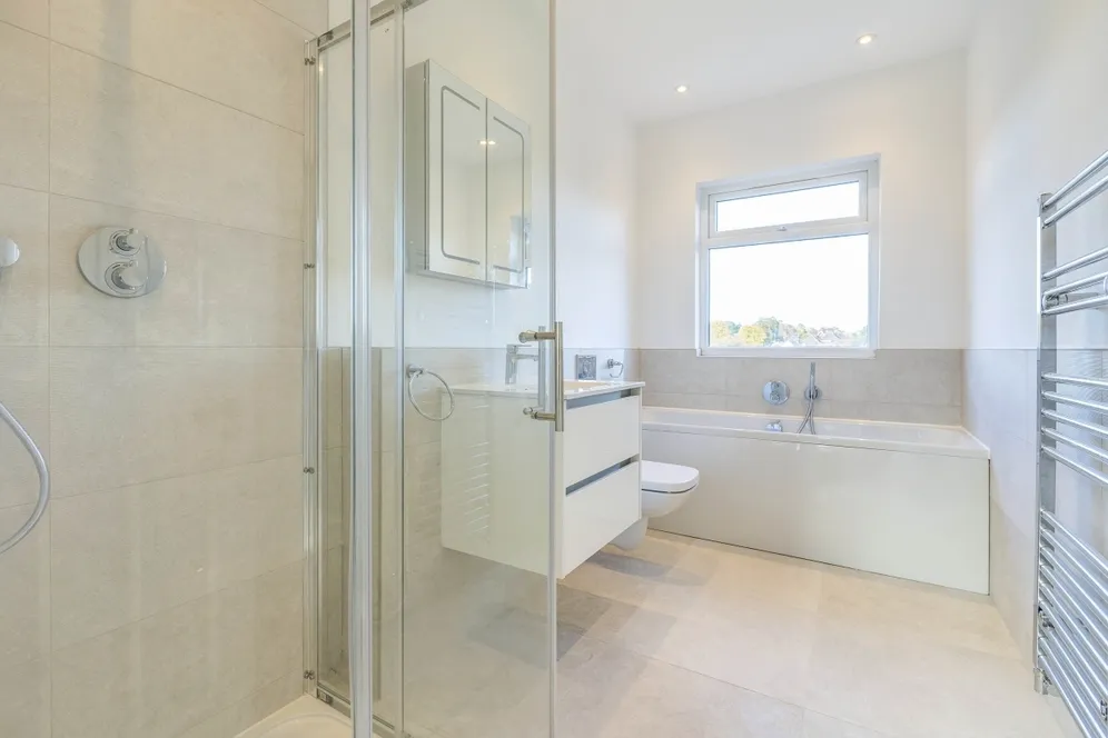 Hemington Avenue Barnet N11 photo 12