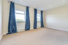 Hemington Avenue Barnet N11 photo 13