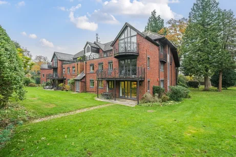 Woburn Hill Park Addlestone KT15