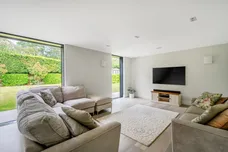 Old Avenue Close West Byfleet KT14 photo 12