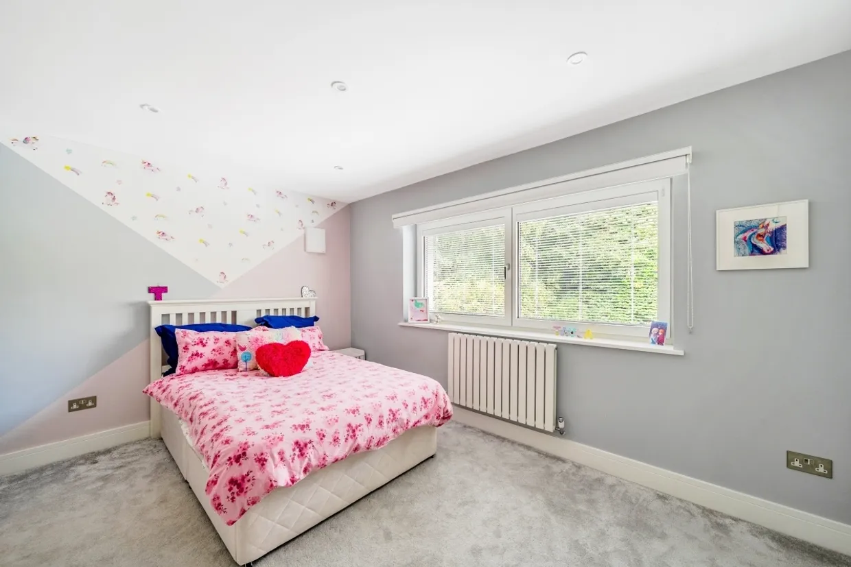 Old Avenue Close West Byfleet KT14 photo 23