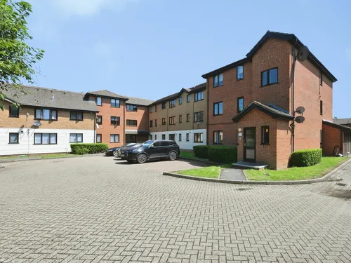 Parrotts Field, Hoddesdonphoto