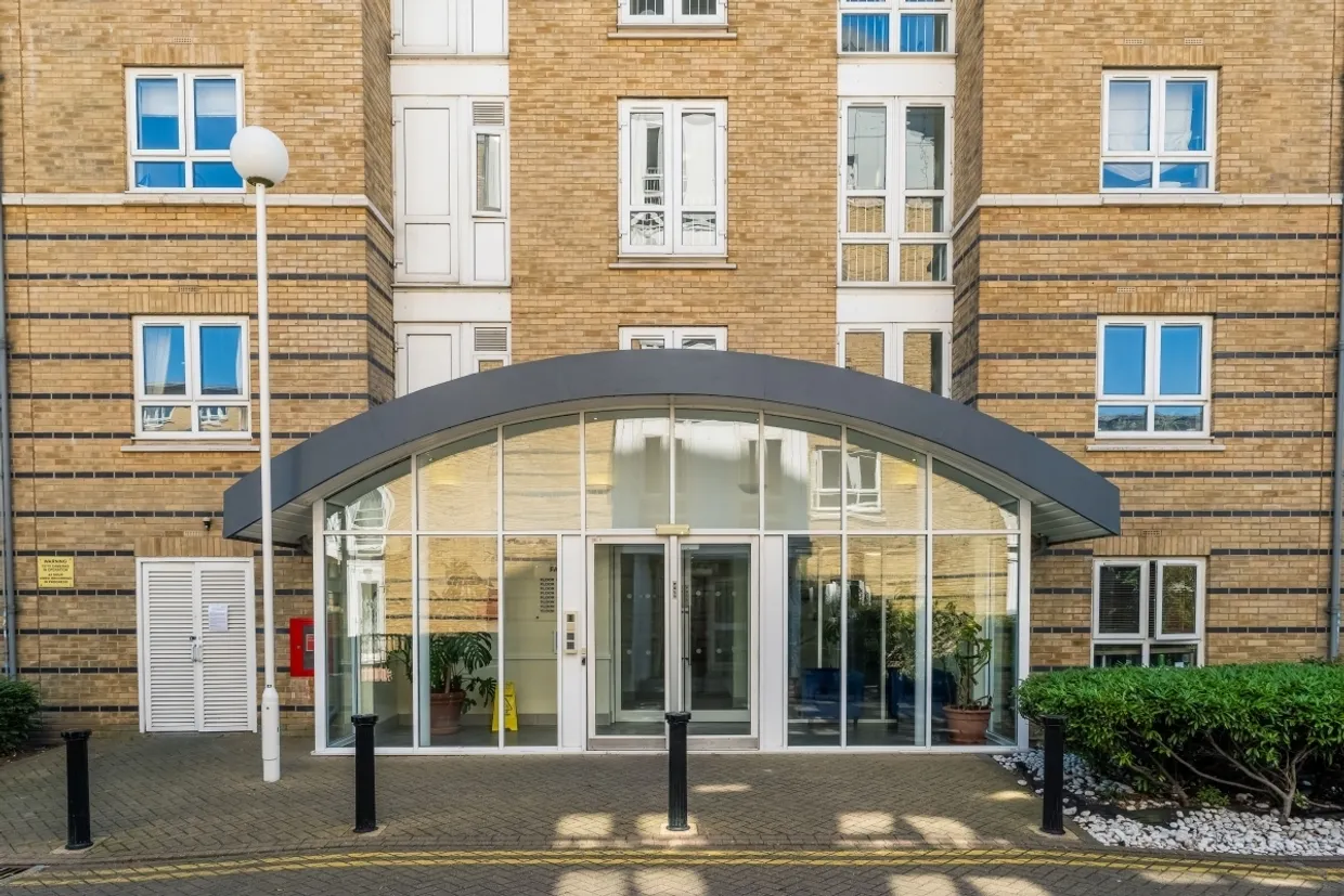 St. Davids Square, E14 photo 15