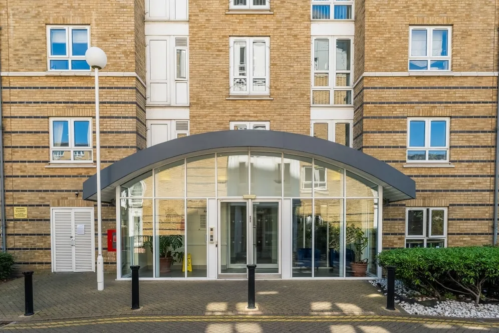 St. Davids Square, E14 photo 15