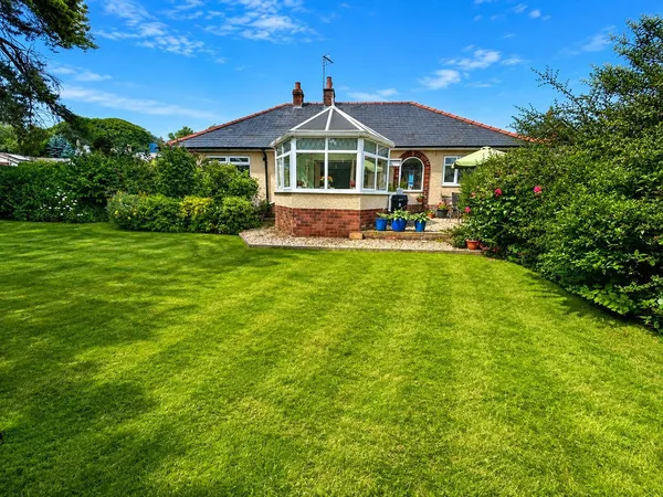 Rhosesmor, Mold, Flintshire, CH7