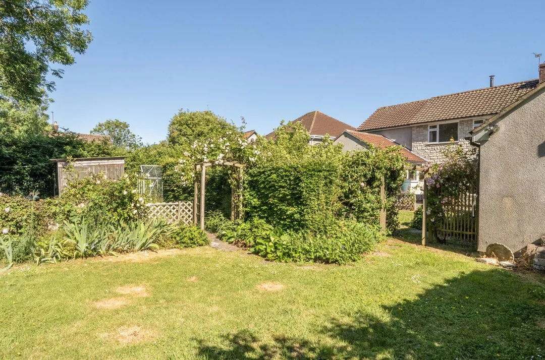 https://mr0.homeflow-assets.co.uk/files/photo/image/47769/1841/_x_/57600503.jpg