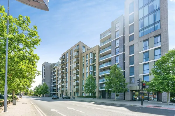 Queenshurst Square, KINGSTON UPON THA...