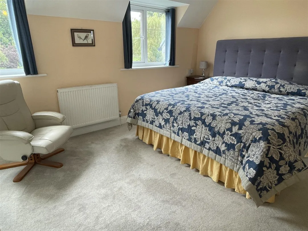 https://mr0.homeflow-assets.co.uk/files/photo/image/47770/2651/_x_/PF7Gtx3u50uN_pVihSZsgA.jpg