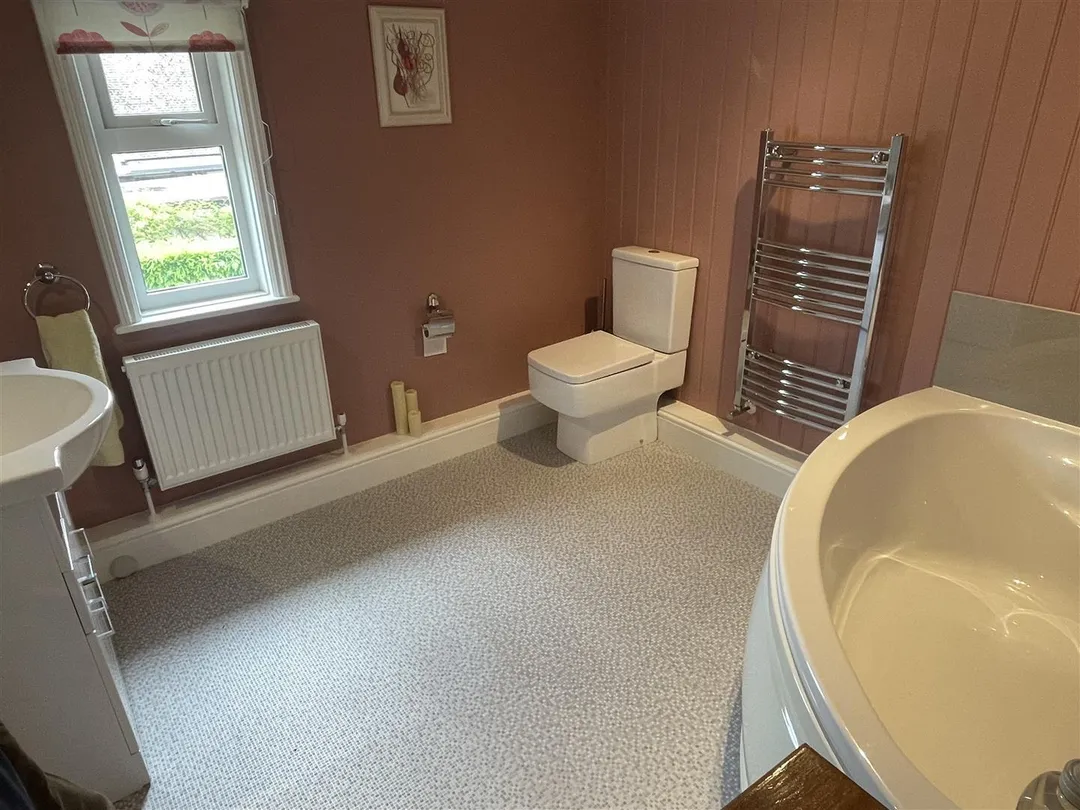 https://mr0.homeflow-assets.co.uk/files/photo/image/47770/2654/_x_/aXicF6mgrkm3NR8SfdY5iA.jpg