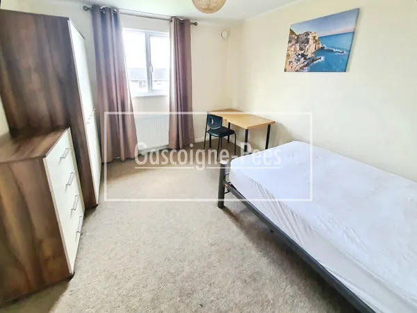 Rowan Close, Guildford GU1