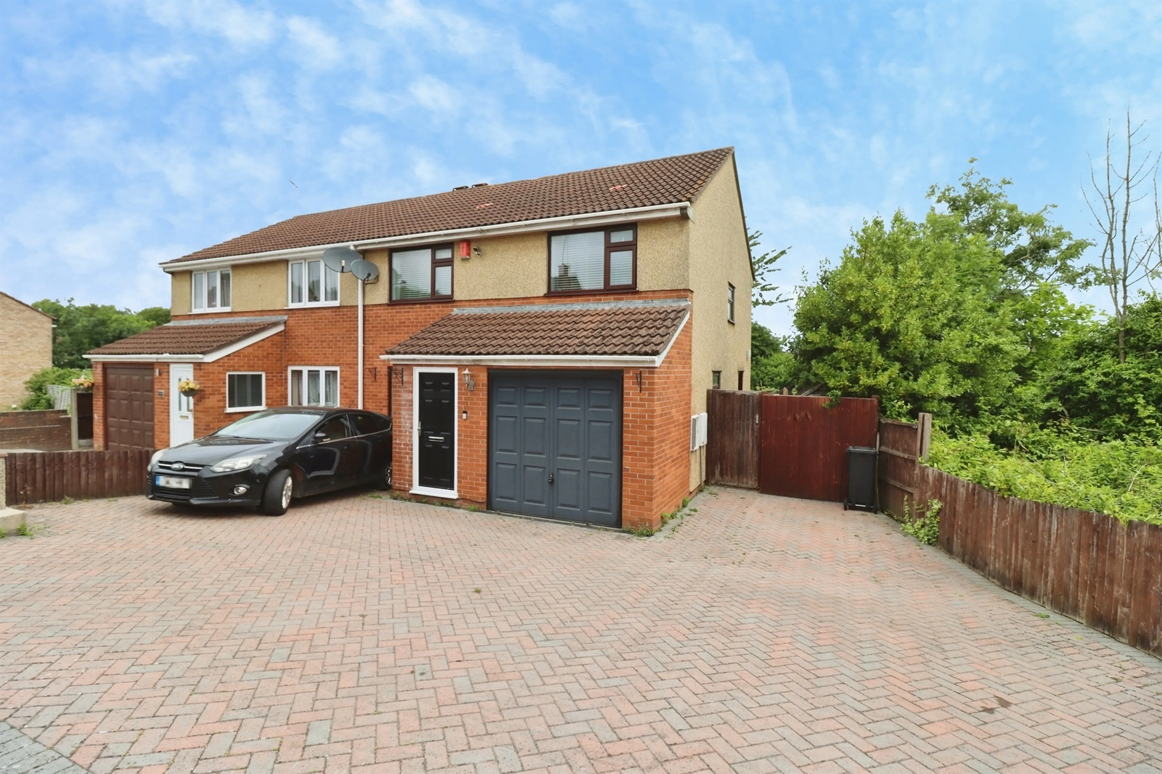 Property photo 0