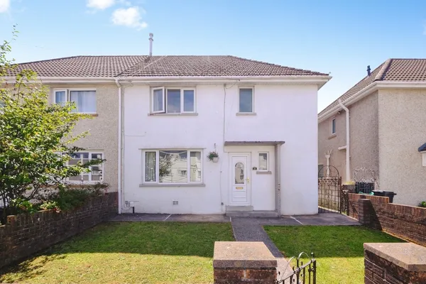 Brynawel, Cimla, Neath, SA11