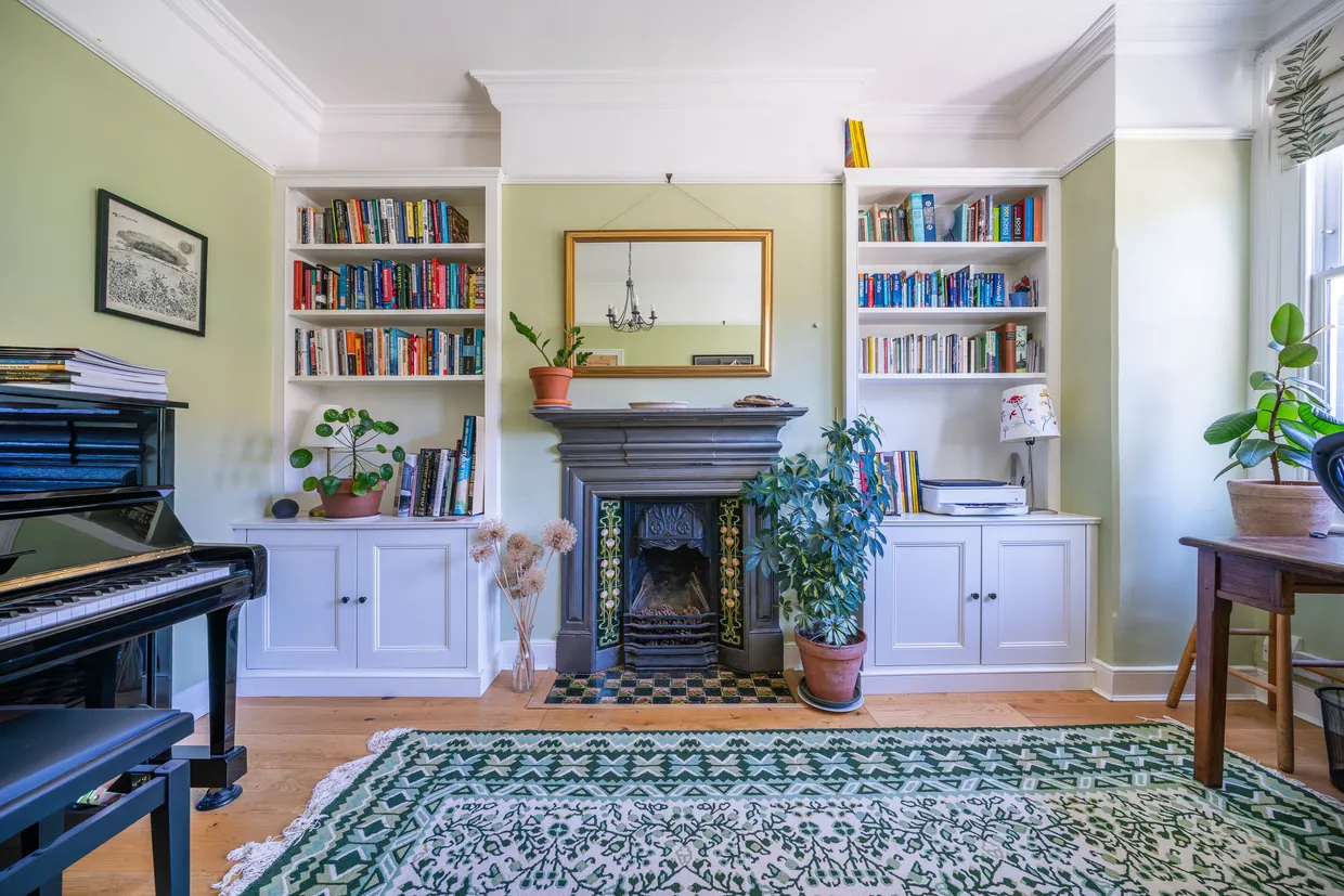 Valley Road, London, SW16 photo 13