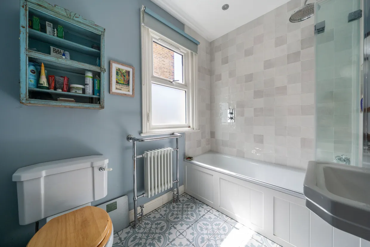 Valley Road, London, SW16 photo 16